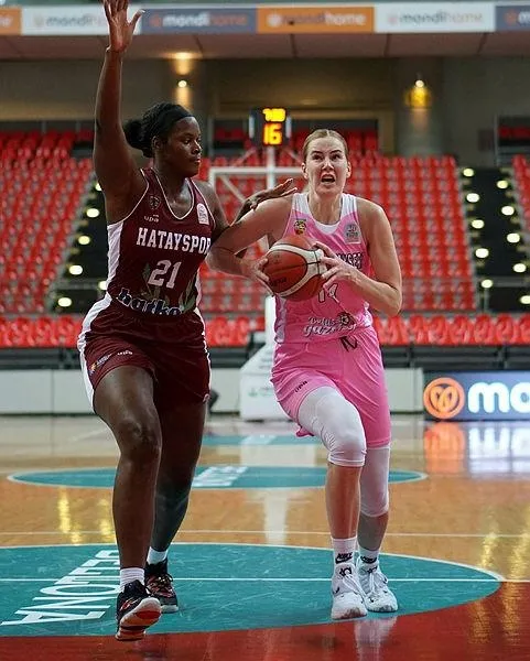 Antwerp’in hocası Priske, Fenerbahçe maçı öncesi konuştu (Yurttan ve dünyadan spor gündemi)-11