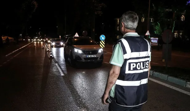 Bursa'da 450 polisin katılımıyla "Dinamit-2" uygulaması yapıldı: Aranan 5 kişi yakalandı-3