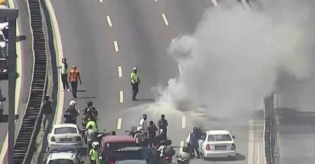 15 Temmuz Şehitler Köprüsü'nde motosiklet kazası! Alev aldı...