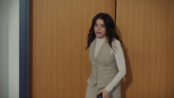 ates-kuslari-28-bolum-2-fragmani-heyecani-arttirdi-bu-yuzuk-benim-yeminim-1697613909955.jpg Ateş Kuşları 28. bölüm 2. fragmanı heyecanı arttırdı: Bu yüzük benim yeminim!-1