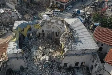 Antakya'da depremden etkilenen tarihi yapılar yerle bir oldu: "İçimiz her daim buruk kalacak"