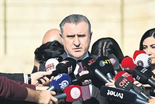 sonunda-100umuz-guldu-uefa-cumhuriyetimizin-100-yilinda-2032-avrupa-sampiyonasi-ev-sahipligini-turkiye-ve-ital-1696979707263.jpeg Sonunda 100'ümüz güldü! UEFA, Cumhuriyetimizin 100. yılında 2032 Avrupa Şampiyonası ev sahipliğini Türkiye ve İtalya'ya verdi-6