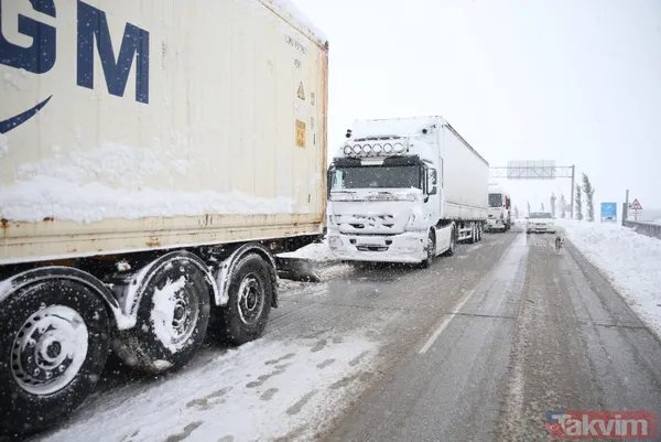 SON DAKİKA: Beyaz esaret! Balıkesir-Susurluk yolu saatlerdir kapalı - 22