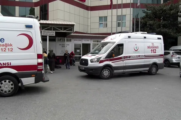 Onlarca fabrika işçisi yemekten zehirlendi