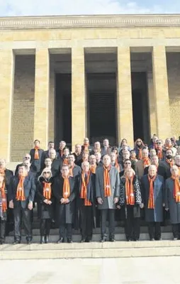 Özbek için kritik toplantı