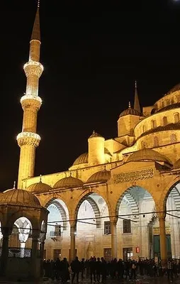 Bugün 'üç ayların' habercisi Regaip Kandili