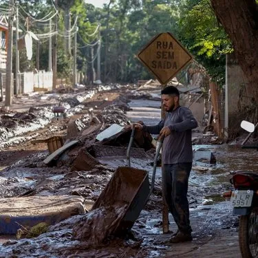 Görüntüler korkunç! Brezilya’da hayatı felç etti: Sel felaketinde ölü sayısı gittikçe artıyor! Hayvanlar günlerdir mahsur!