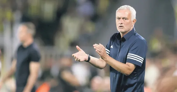 Mou aynı kadrodan devam