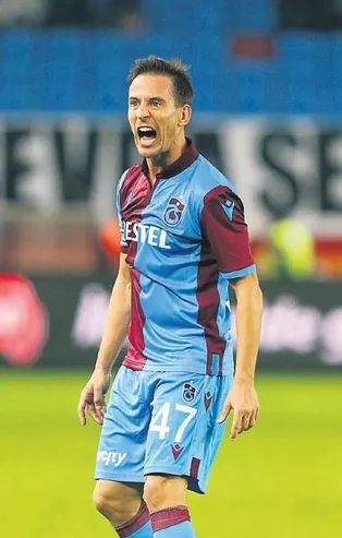 Pereira ilk 11’de başlayacak