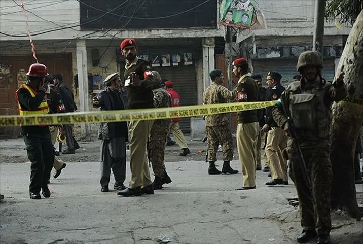 Pakistan’da bombalı saldırı: 2 ölü, 11 yaralı
