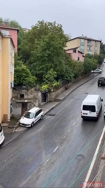 Üsküdar'da İETT otobüsünden yola dökülen mazot ortalığı karıştırdı! Araçlar birbirine girdi - 5