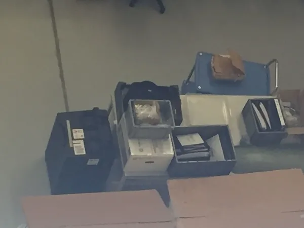 ingiliz-polisi-israilin-siha-fabrikasinda-eylem-yapan-aktivistlere-yiyecek-ulastirilmasini-engelliyor-gozaltina-alindi-1621868316311.jpg İngiliz polisi, İsrail'in SİHA fabrikasında eylem yapan aktivistlere yiyecek ulaştırılmasını engelliyor! Gözaltına alındı-6