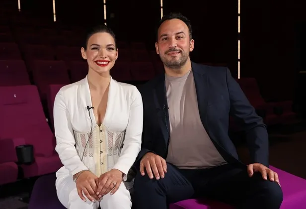 Ferit Aktuğ ile Beste Kökdemir’den ‘Kim Bu Aile?’ yorumu: "Çekilmemiş bir aksiyon komedi çektik!"-3