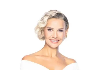 Esra Erol zirveye yerleşti