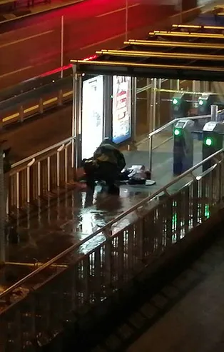 Metrobüs durağında şüpheli valiz alarmı