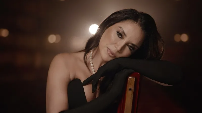 90larin-yildizi-askin-nur-yengi-emlak-zengini-cikti-1775198933065.jpg 90'ların yıldızı Aşkın Nur Yengi emlak zengini çıktı! İngiltere, ABD ve Fransa...-3