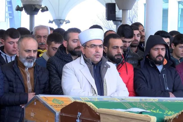 Ankara'daki yangın faciasında hayatını kaybedenler son yolculuğuna uğurlandı-4