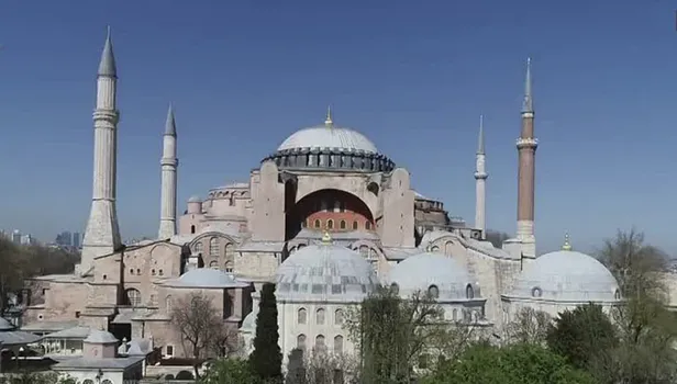 Ünlü piyanist Tuluyhan Uğurlu Ayasofya eserini A Haber için özel olarak çaldı