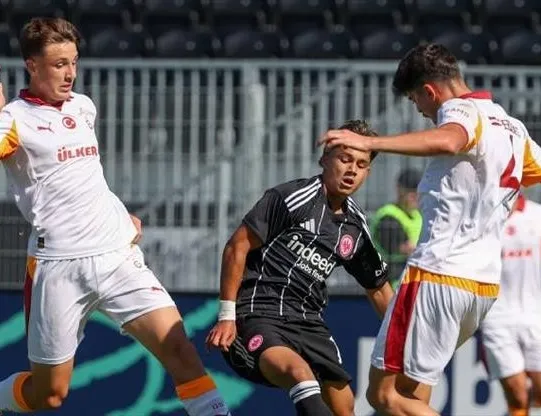 G.Saray U19 Frankfurt’a 4 golle yenildi