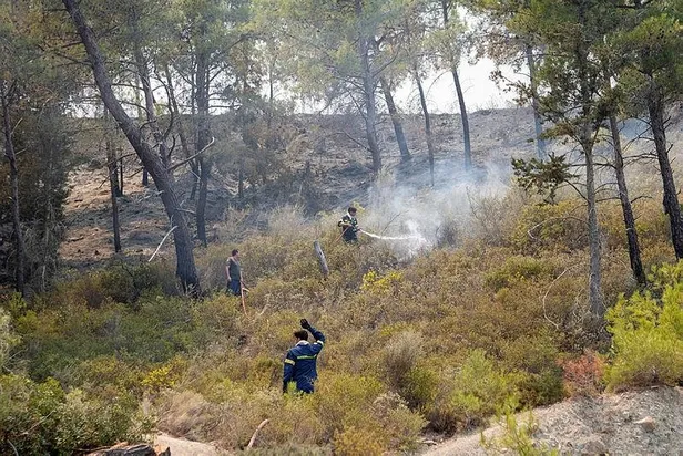 bakan-hakan-fidan-yunan-mevkidasi-ile-goruserek-gecmis-olsun-dileklerini-iletti-1690389242079.jpeg Bakan Hakan Fidan, Yunan mevkidaşı ile görüşerek geçmiş olsun dileklerini iletti-2