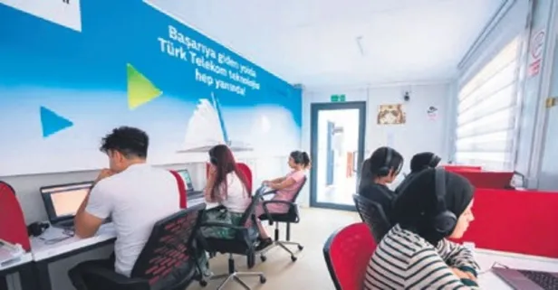 100. Yıl Kütüphaneleri, öğrencileri sınavlara hazırladı.