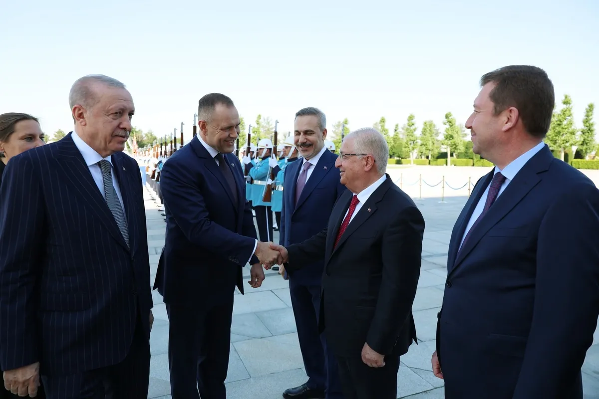 baskan-erdogan-polonya-cumhurbaskani-karol-nawrockiyi-karsiladi-1782227165196.jpeg Başkan Erdoğan’dan NATO mesajı: Caydırıcılık ortak hedef-5