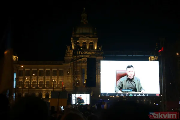 Ukrayna Devlet Başkanı Vladimir Zelenskiy: "Biz düşersek Avrupa da düşer" - 8