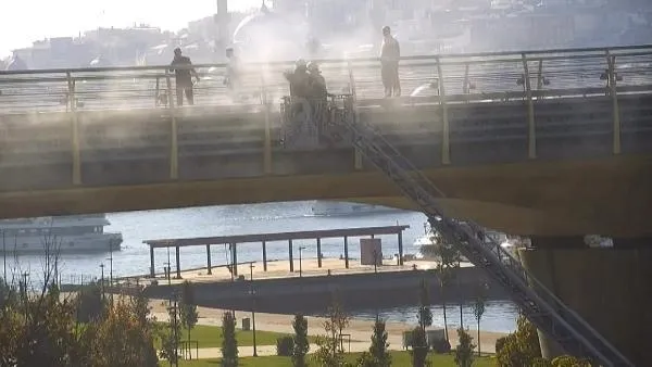 Haliç metro köprüsünde kablolar yandı! M2 Yenikapı-Hacıosman Metro Hattı'nda seferler yapılamadı-3