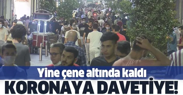 İstiklal Caddesi'nde hafta sonu yoğunluğu