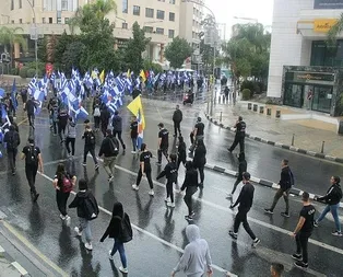 Skandal hareket! Irkçı eylemde KKTC bayrağı yakıldı