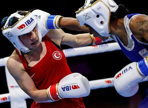 milli-boksor-ayse-cagirir-dunya-kadinlar-boks-sampiyonasinda-altin-madalya-kazandi-1652974162311.jpeg Son dakika: Milli boksör Ayşe Çağırır, Dünya Kadınlar Boks Şampiyonası'nda altın madalya kazandı-3
