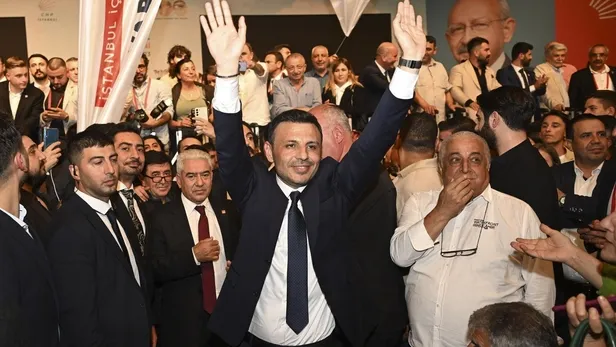1696919030185.jpeg Fondaş medyadan CHP İstanbul İl Kongresi eleştirisi: Kişisel çıkarları peşinde koşan bu tiplerin memlekete yararı olmaz-10