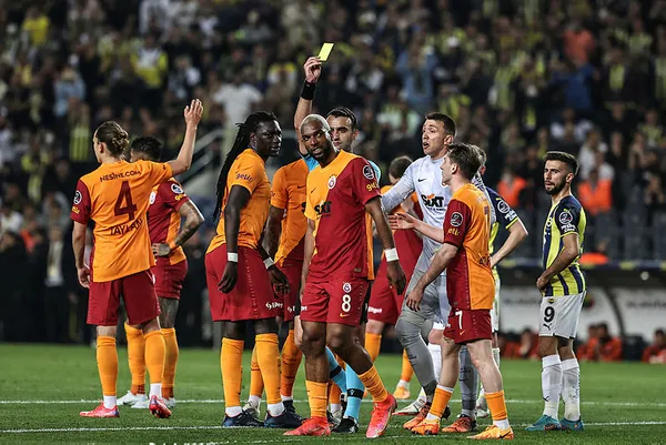 1651746889241.jpg Galatasaray'da ayrılık rüzgarı! Marcao, Nelsson, Kerem Aktürkoğlu ve Cicaldau hazırlığa başladı-6