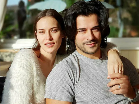 Fahriye Evcen - Burak Özçivit çiftinin oğulları Karan doğmadan star oldu-1