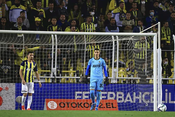 1647594703393.jpg Beşiktaş'tan Fenerbahçe'ye transfer çalımı! Berke Özer Kartal mı oluyor?-4