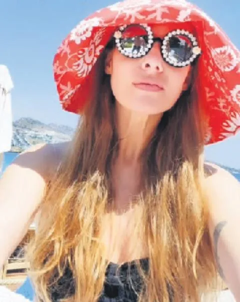 deniz-kizi-neslihan-neslihan-atagulun-bu-karesine-deniz-kizi-yorumlari-yagdi-1685995189578.jpeg Deniz kızı Neslihan! Güzel oyuncu Neslihan Atagül’ün bu karesine “Deniz kızı” yorumları yağdı...-10