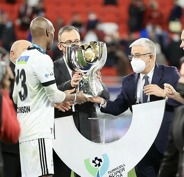 kartal-katarda-yeniden-dirildi-antalyasporu-penaltilarda-yenerek-super-kupanin-sahibi-oldu-1641421339030.jpeg Kartal Katar'da yeniden dirildi! Antalyaspor'u penaltılarda yenerek Süper Kupa'nın sahibi oldu-5