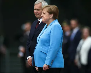 Merkel üçüncü kez titreme nöbeti geçirdi