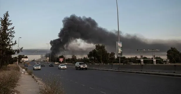 Son dakika: Libya ordusu hava unsurları, Vatiyye Askeri Hava Üssü’ne 3 saldırı düzenledi