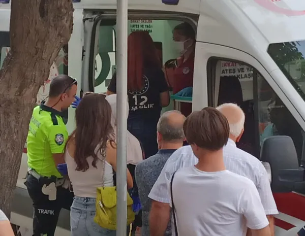 alkollu-surucu-ehliyetini-isteyen-polis-memuruna-yasakli-kopek-irki-dogo-argentino-ile-saldirtti-kolunu-isirtt-1661951401139.jpg Alkollü sürücü ehliyetini isteyen polis memuruna yasaklı köpek ırkı 'Dogo Argentino' ile saldırttı! Kolunu ısırttırdı-7