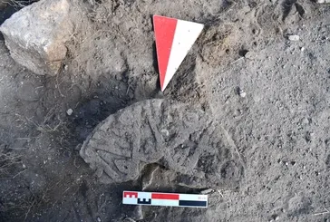 Selçuklu kümbetinden tarihi iz! Asırlık Peygamber sevgisi: Ani’de Hz. Muhammed yazılı Selçuklu eseri bulundu