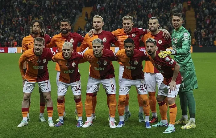 G.Saray evinde Adana Demirspor'u devirdi... Gözünü Devler Ligi'ndeki müthiş finale çevirdi-3