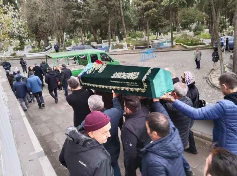 yesilcamin-gamzeli-guzeli-bahar-oztandan-aci-haber-61-yasinda-vefat-etti-unlulerden-bassagligi-mesaji-pinar-al-1711121099725.jpeg Yeşilçam'ın gamzeli güzeli Bahar Öztan son yolculuğuna uğurlandı! Sevenleri yalnız bırakmadı-10