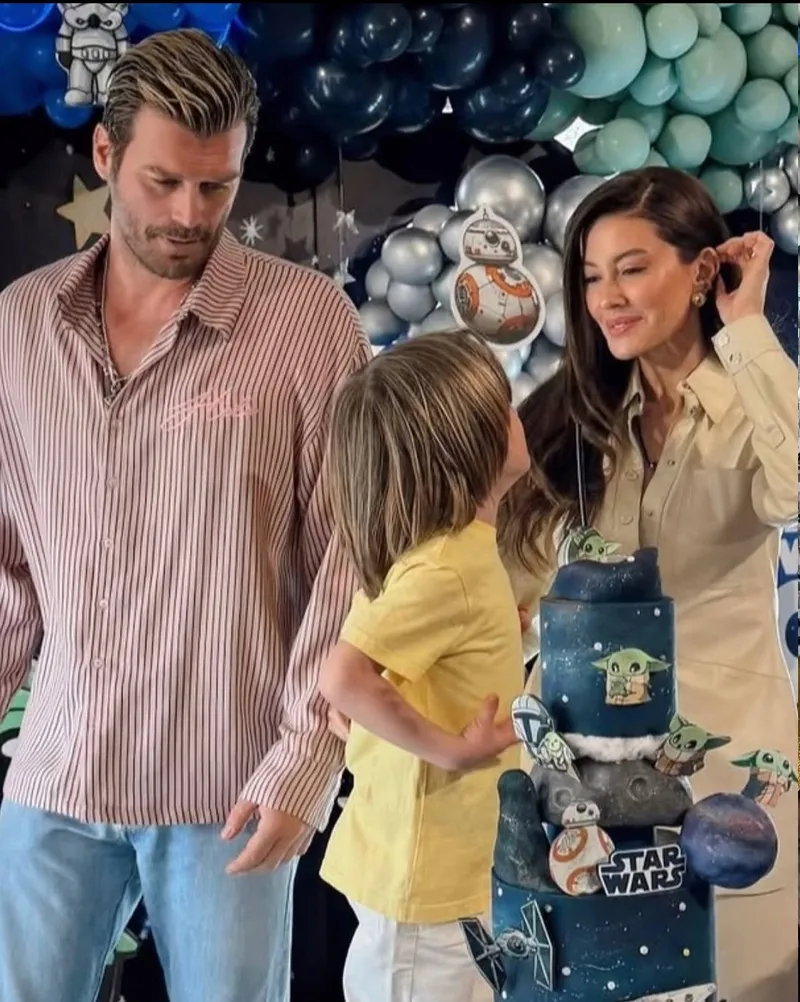 kivanc-tatlitug-ve-basak-dizerin-oglu-kurt-efe-4-yasinda-1776345286978.jpg Kıvanç Tatlıtuğ ve Başak Dizer’in oğlu Kurt Efe 4 yaşında!-3