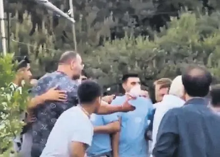 Her yıl bir olay! Maça Kızı’nda bu kez yumruklar konuştu....-1