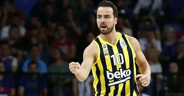 Fenerbahçe Beko takım kaptanı Melih Mahmutoğlu’nun sözleşmesini 2 yıl uzattı