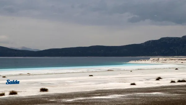 salda-golu-kendisini-yenilemeye-basladi-camur-cukurlari-kapaniyor-1617621215461.jpg Salda Gölü kendisini yenilemeye başladı! Çamur çukurları kapanıyor-8