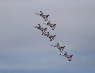"Türk Yıldızları" Eskişehir semalarında prova yaptı