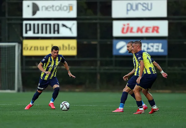 1626778277732.jpg Fenerbahçe'de Samatta, Tisserand ve Zajc hakkında Vitor Pereira'dan flaş karar-2