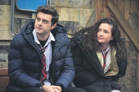 kar-istanbula-unlulerin-renkli-pozlari-sosyal-medyaya-dustu-burak-ozcivit-ve-fahriye-evcenden-damga-fotografla-1642966251482.jpeg Kar İstanbul'a ünlülerin renkli pozları sosyal medyaya düştü! Burak Özçivit ve Fahriye Evcen'den damga vuran fotoğraflar-11